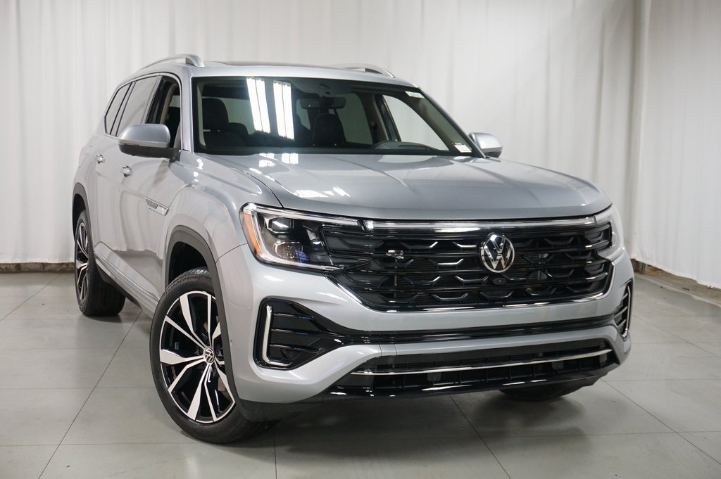 2025 Volkswagen Atlas SEL Premium R-Line photo 3