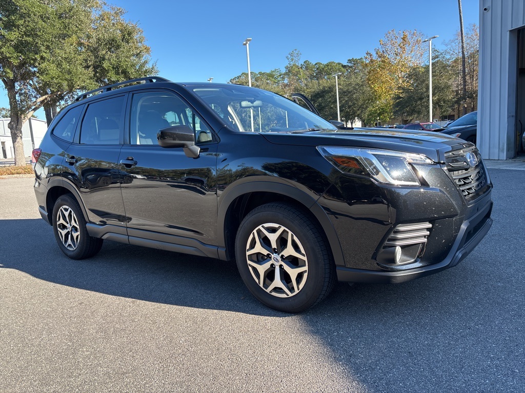 2023 Subaru Forester Premium's photo