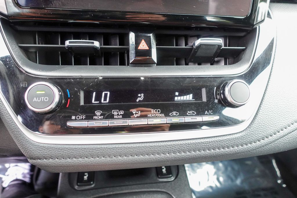 2023 Toyota Corolla XSE photo 18
