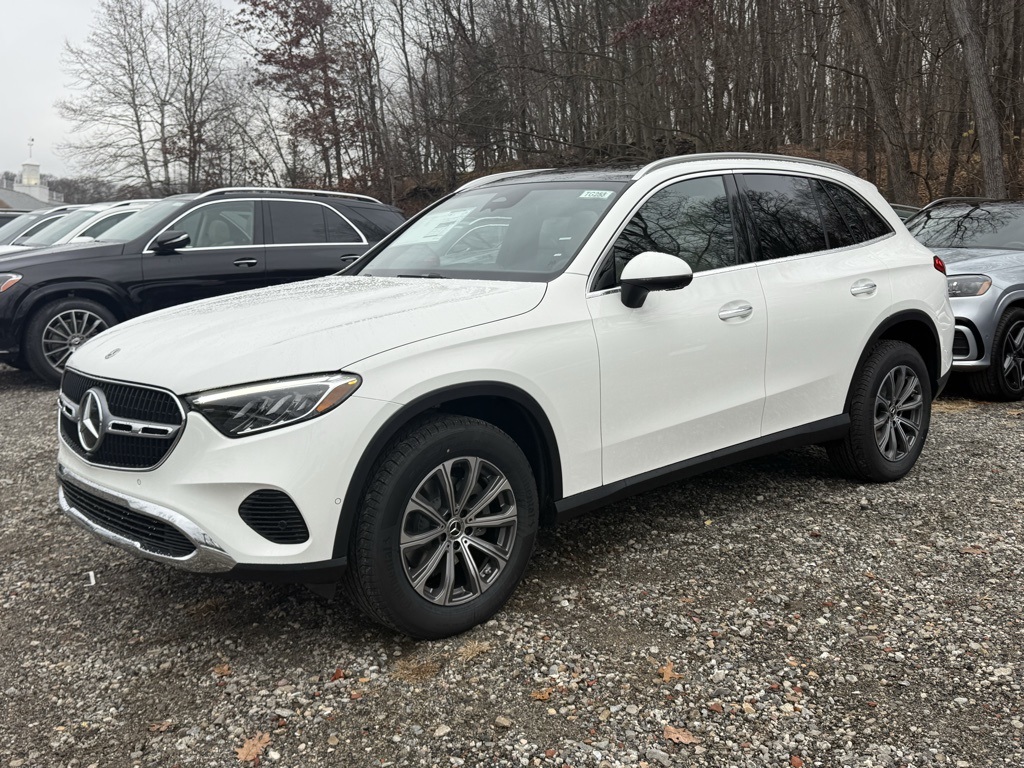 2026 Mercedes Benz GLC 300 4MATIC photo 3