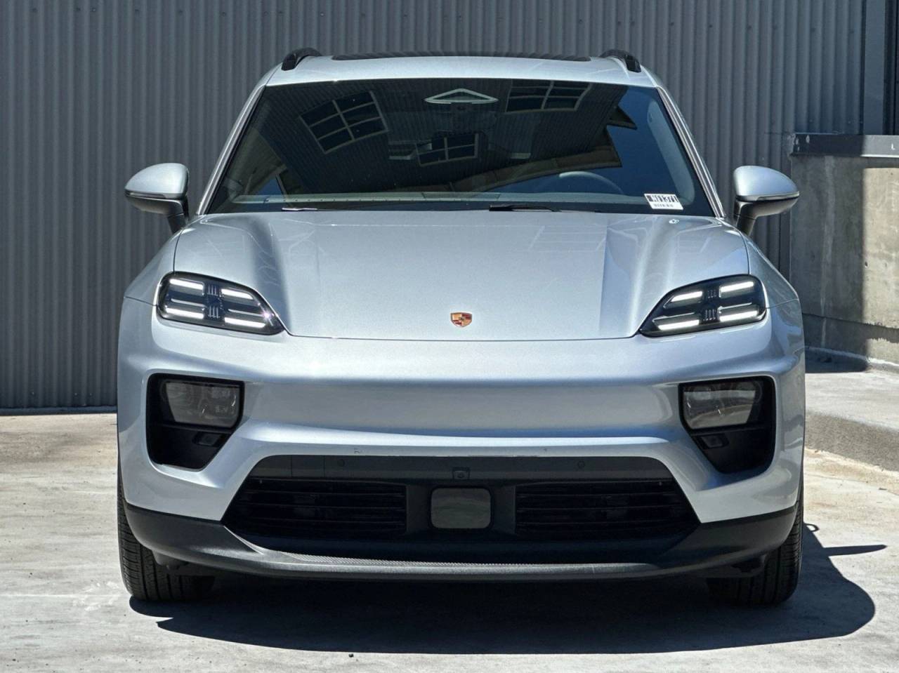 2025 Porsche Macan Electric photo 11