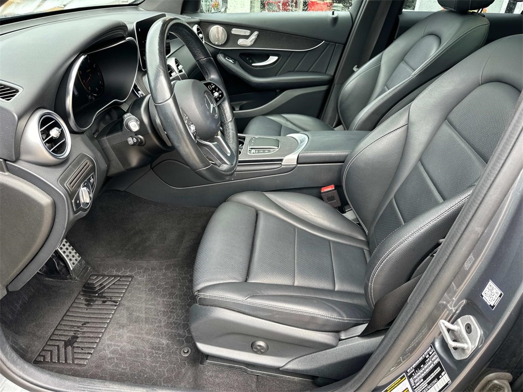 2021 Mercedes Benz GLC 300 photo 18