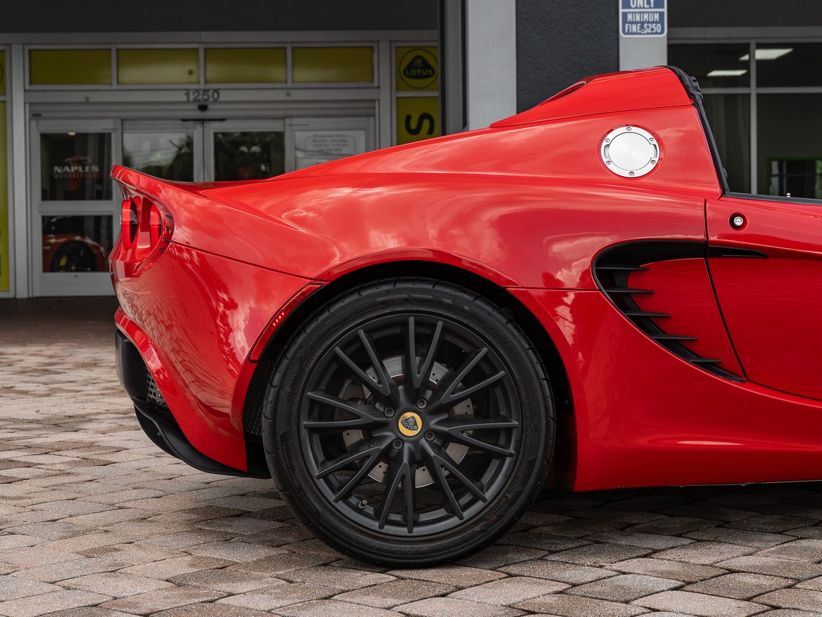 2010 Lotus Elise 111 photo 24