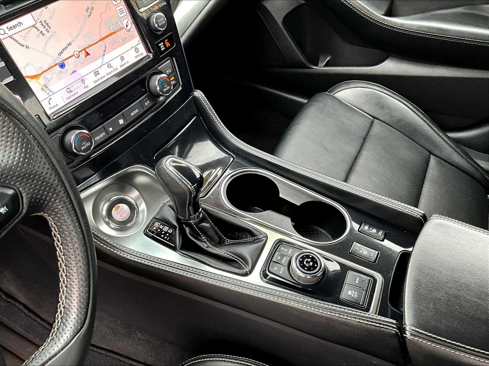 2023 Nissan Maxima SV photo 20