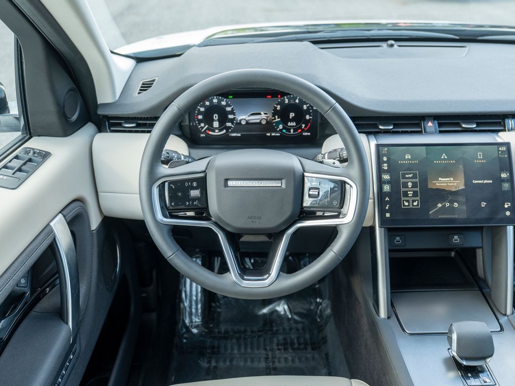 2024 Land Rover Discovery Sport S photo 12