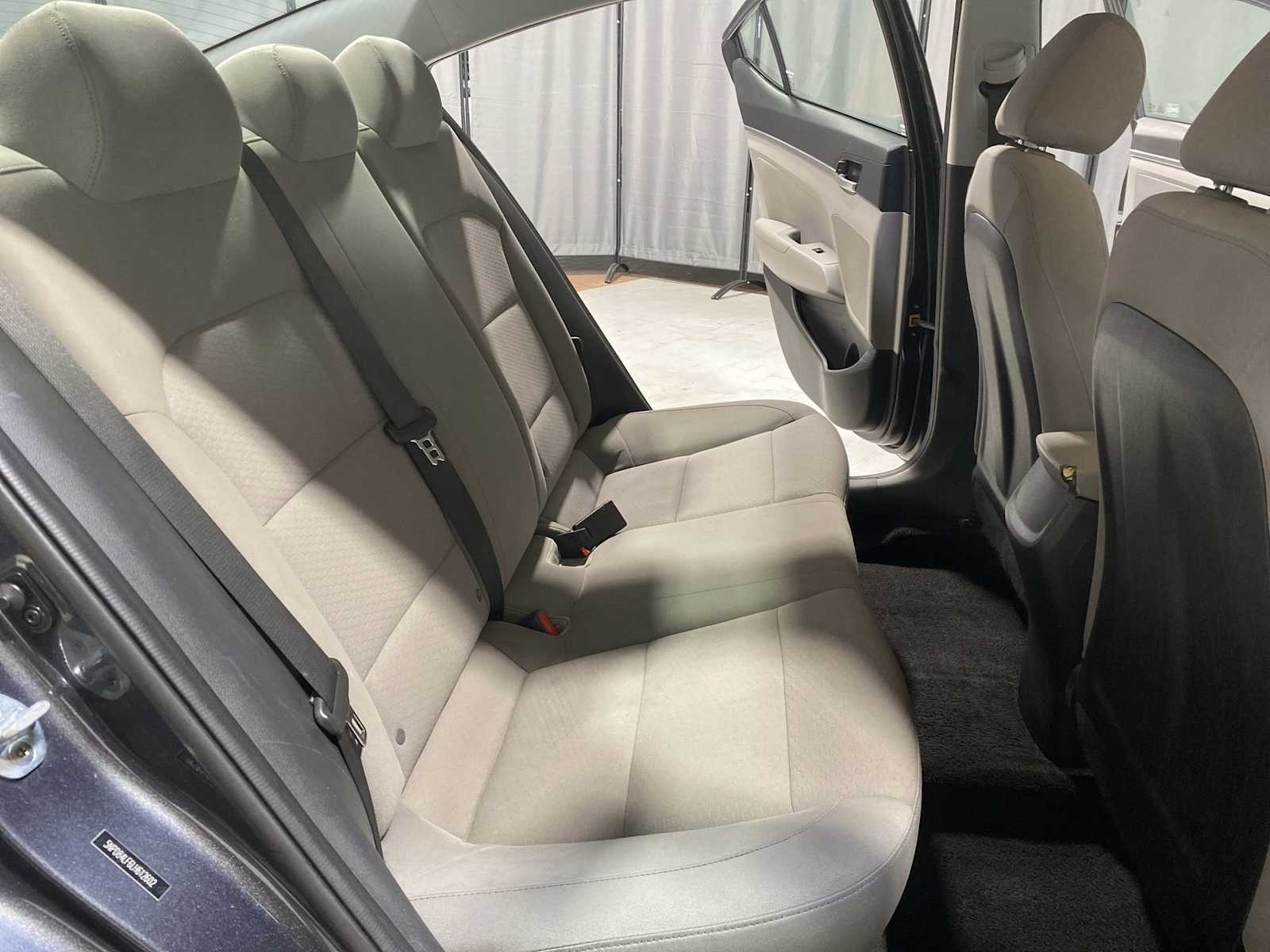 2020 Hyundai Elantra SEL photo 13
