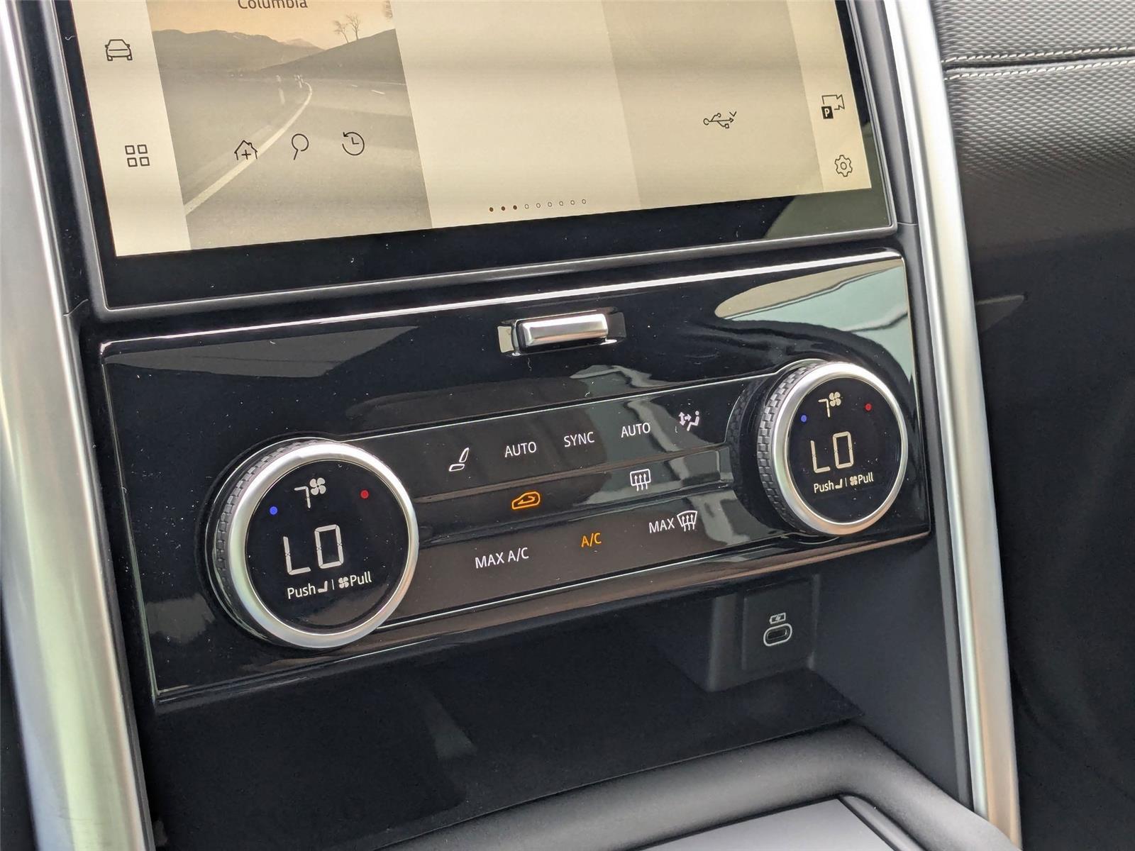 2025 Land Rover Discovery SE photo 20