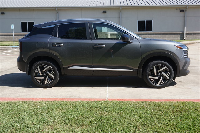 2026 Nissan Kicks SV photo 2