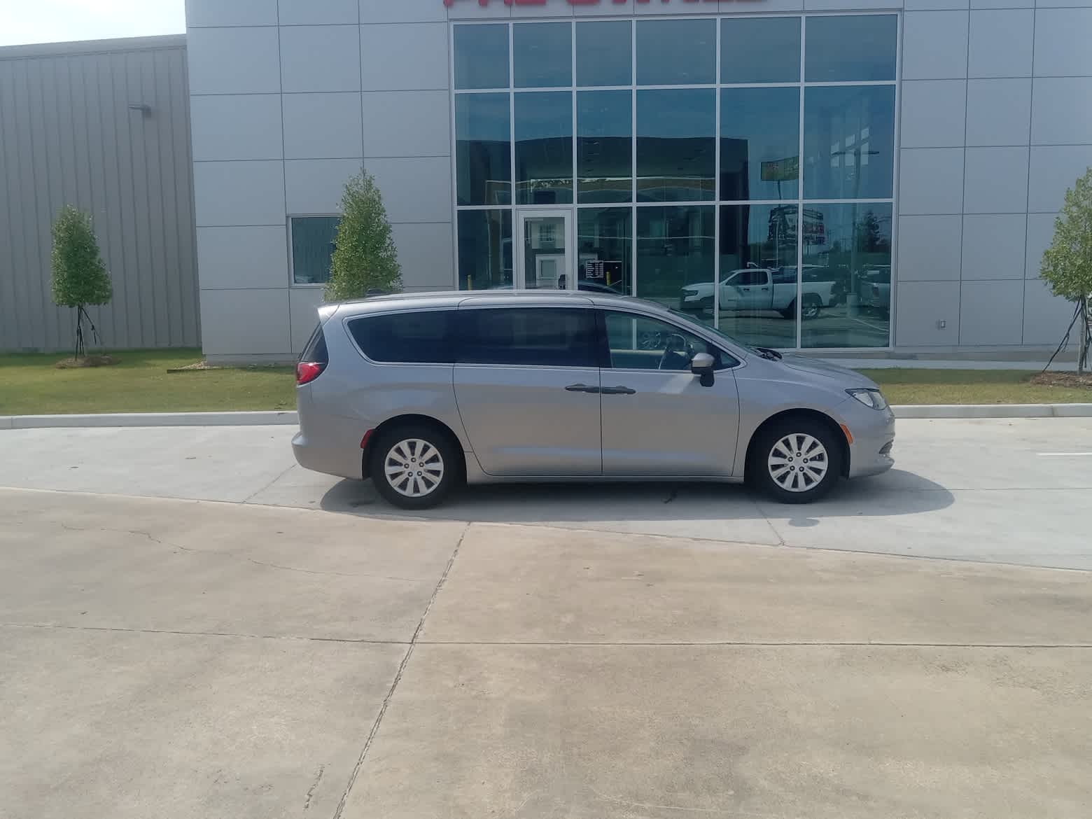 2020 Chrysler Voyager