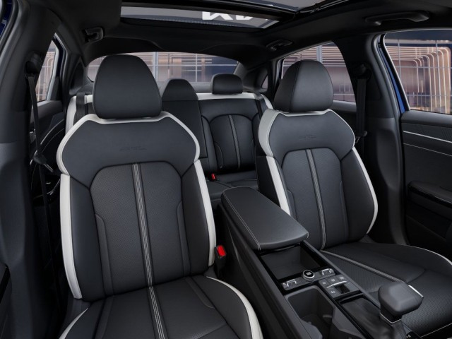 New 2025 Yacht Blue Kia GT-Line image 15