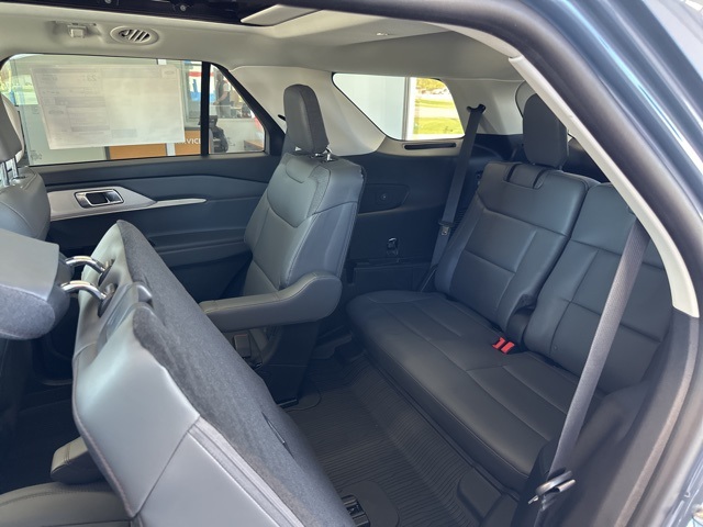 2025 Ford Explorer photo 40