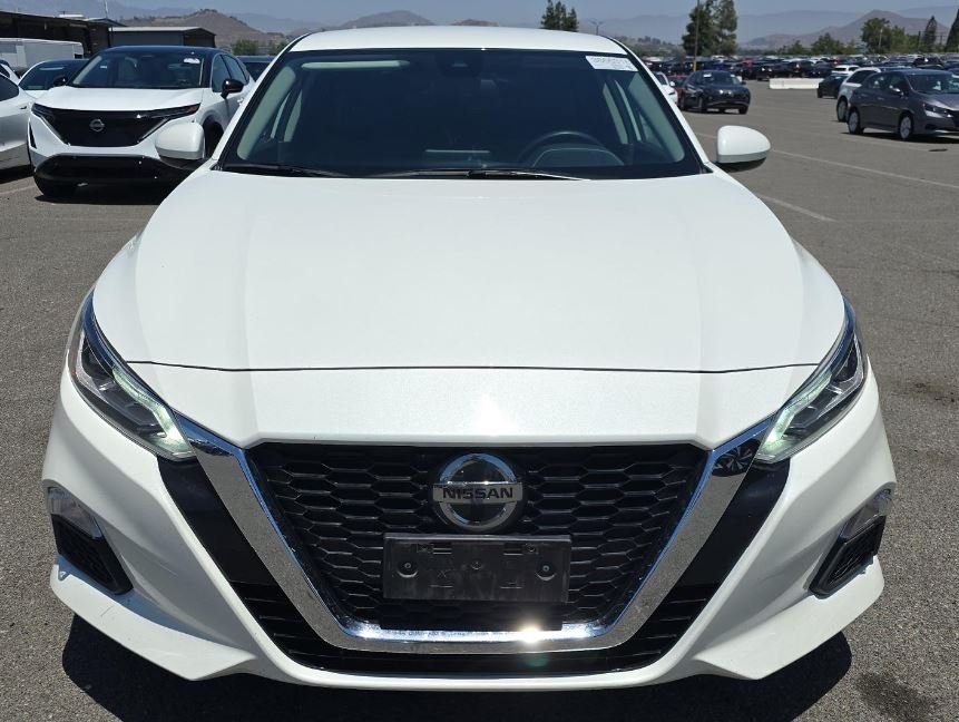 Used 2022 Nissan Altima SV with VIN 1N4BL4DV3NN301939 for sale in Kansas City