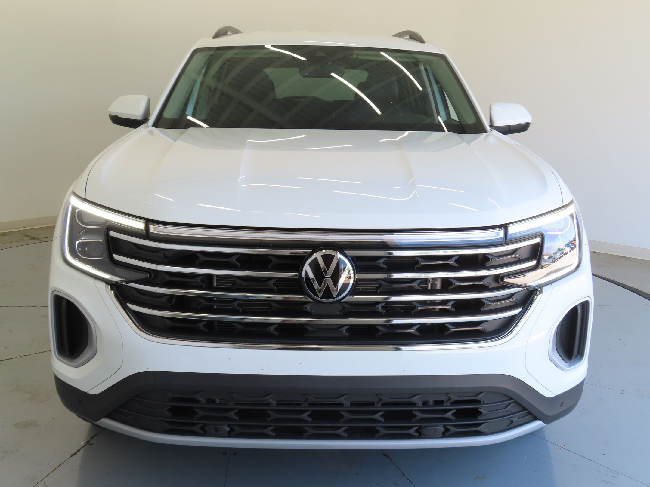 2025 Volkswagen Atlas SE Technology photo 8