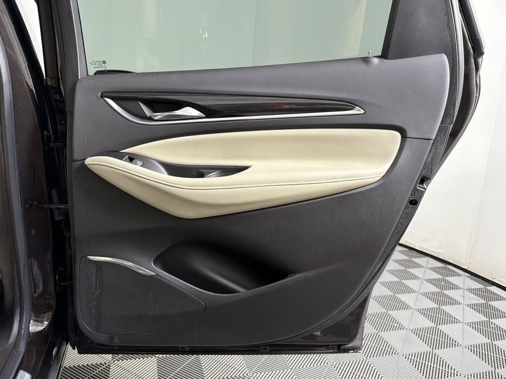 2018 Buick Enclave Essence photo 14