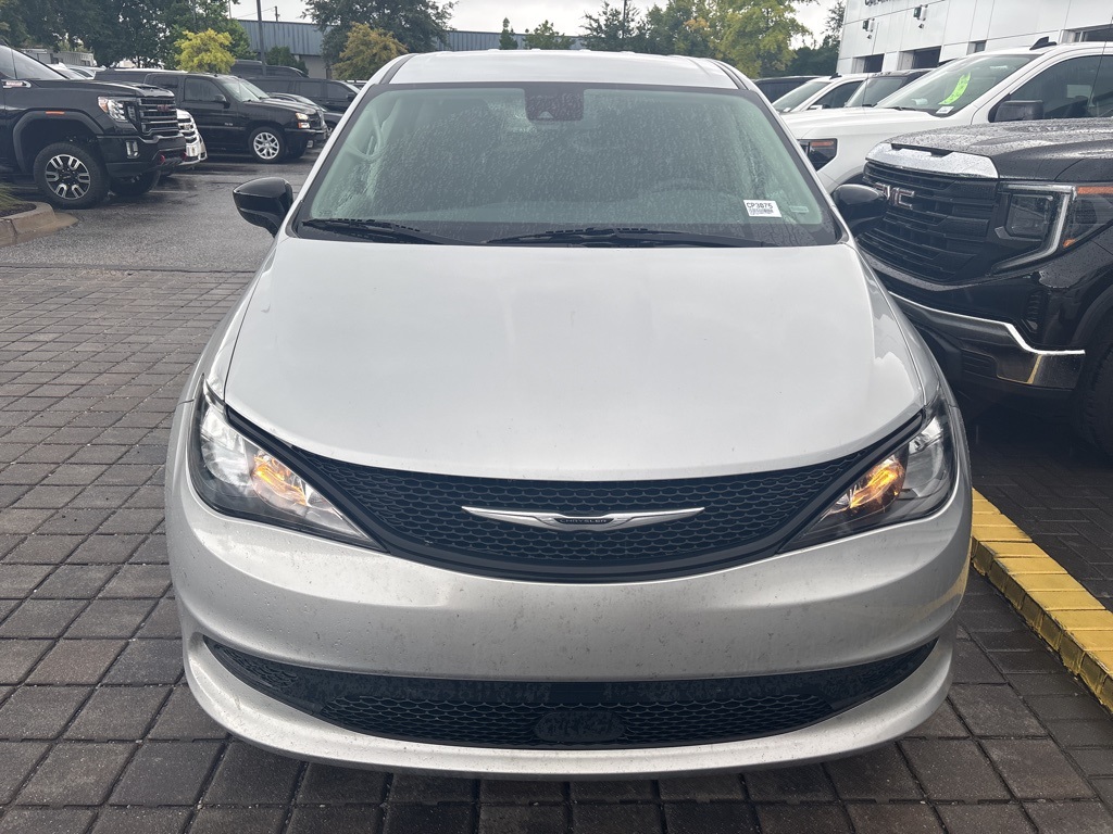 2024 Chrysler Voyager LX photo 3