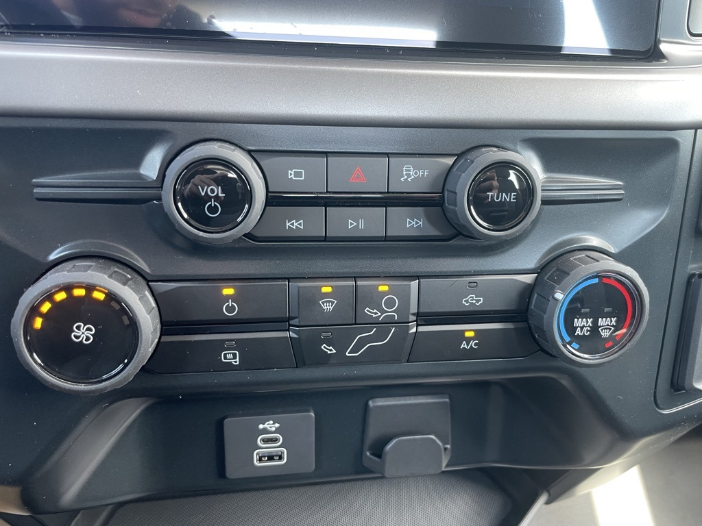 2025 Ford F-150 XL photo 10