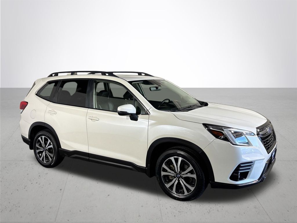 2022 Subaru Forester Limited photo 4