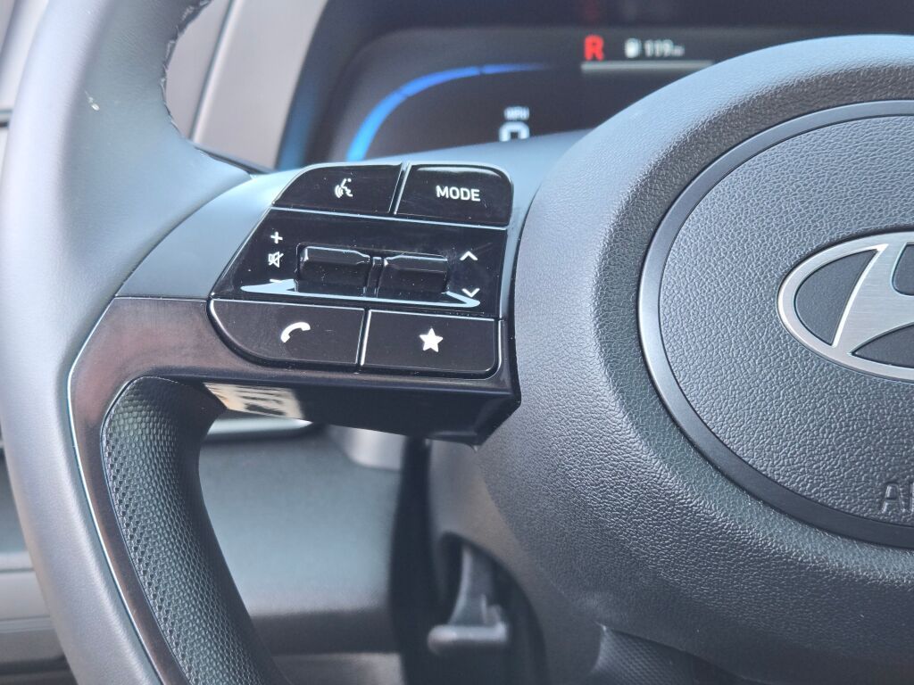2025 Hyundai Elantra SEL Sport photo 24