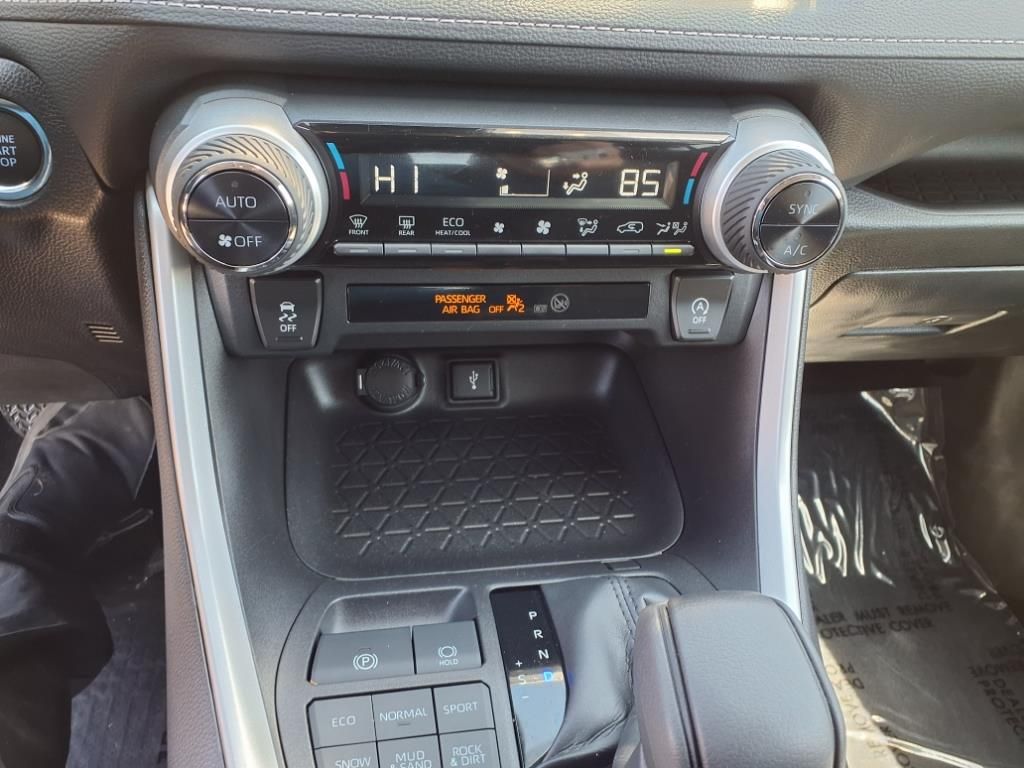 2022 Toyota RAV4 XLE photo 20