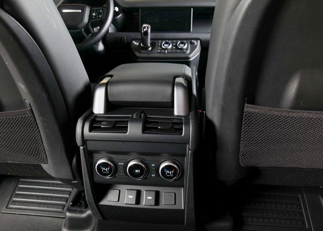 2024 Land Rover Defender 110 X-Dynamic SE photo 10