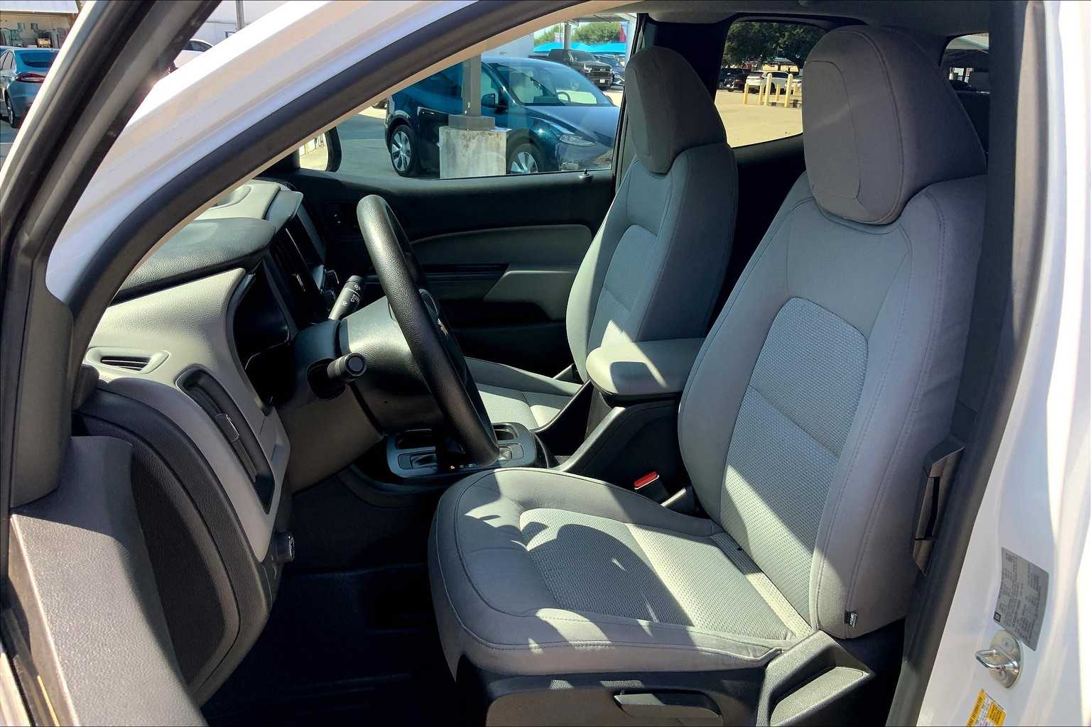 2015 Chevrolet Colorado Base photo 8