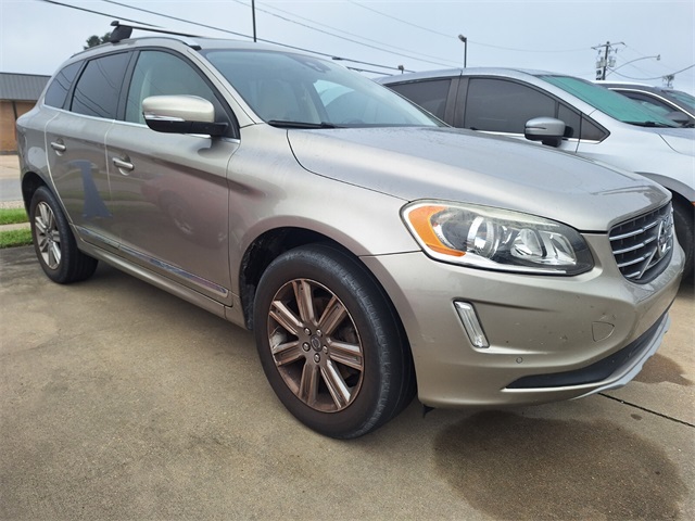 2016 Volvo XC60 T6 Drive-E photo 3