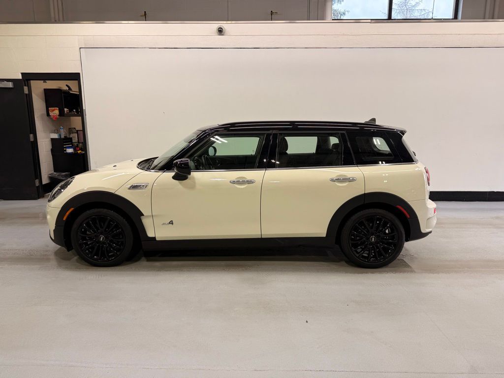 Used 2022 MINI Clubman S with VIN WMWXJ1C04N2R88132 for sale in Golden Valley, Minnesota