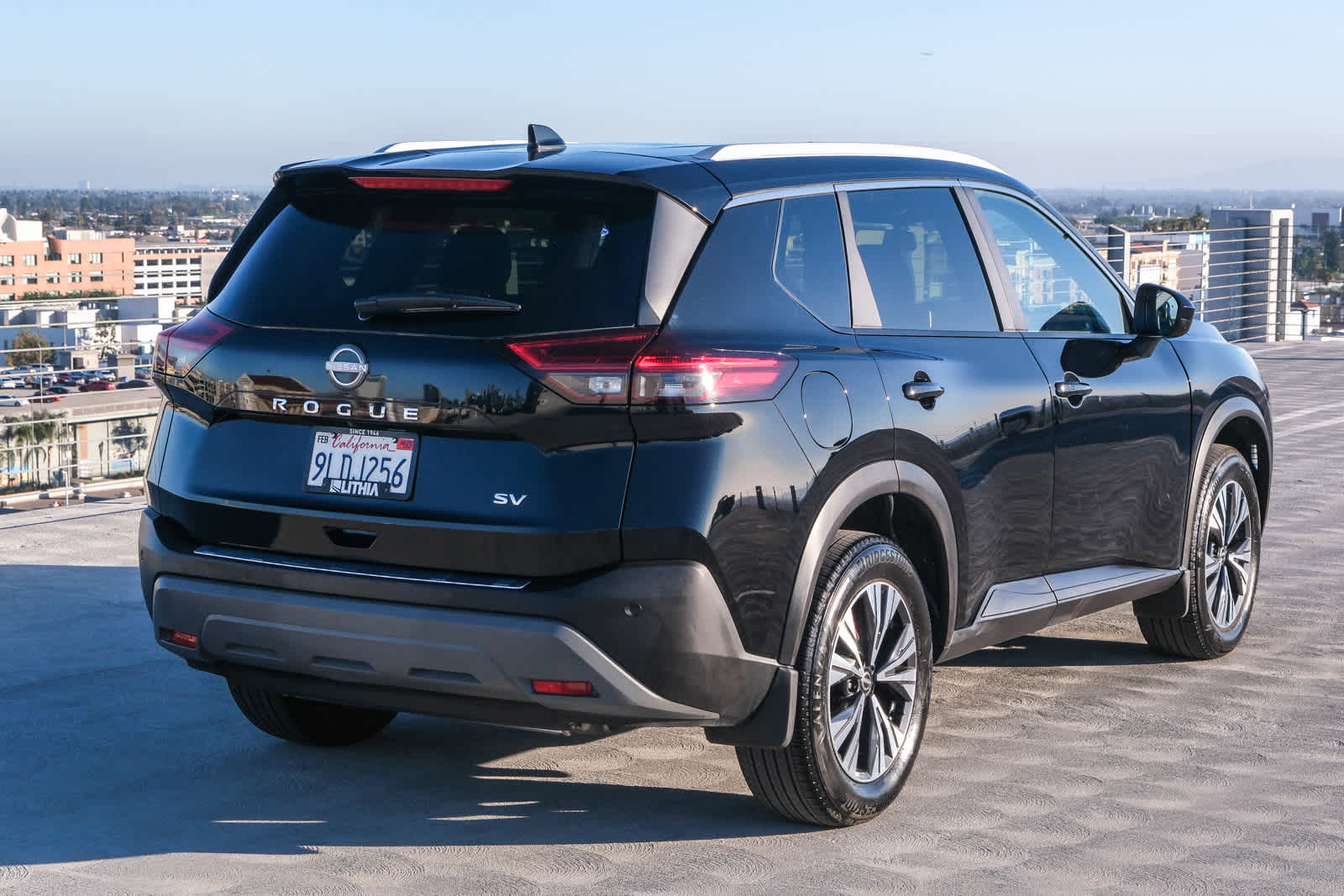 2023 Nissan Rogue SV photo 4
