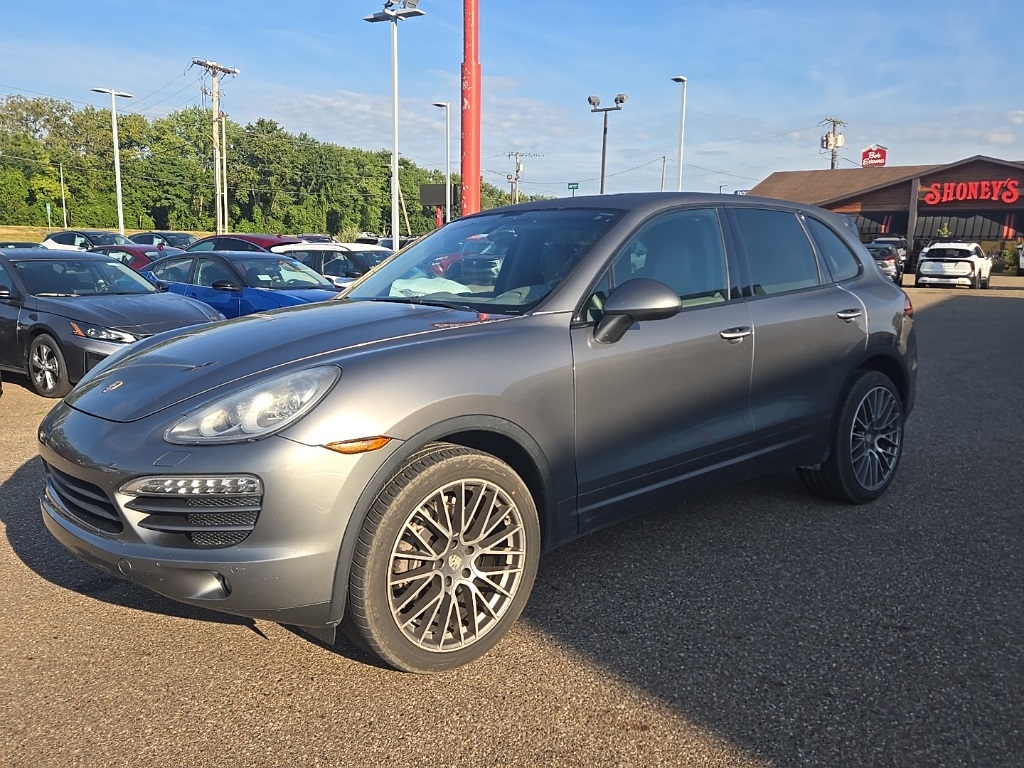 2013 Porsche Cayenne Base photo 3