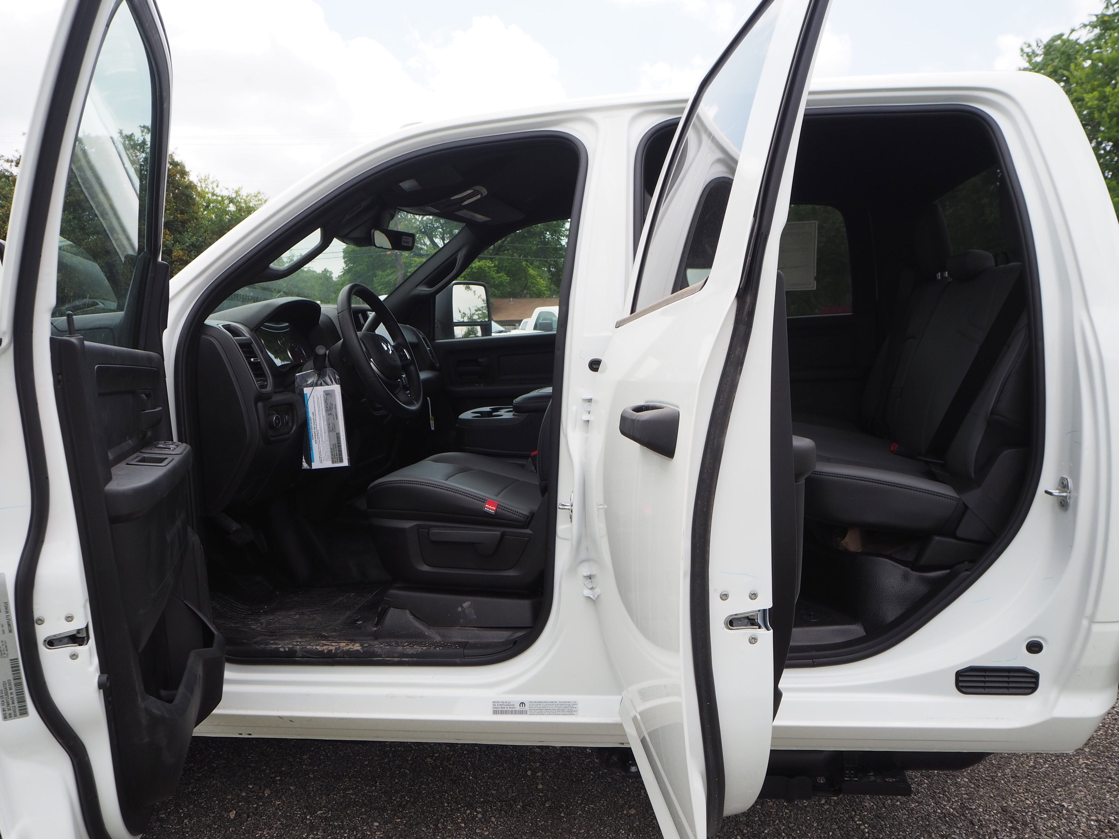 2025 Ram 3500 Tradesman photo 6