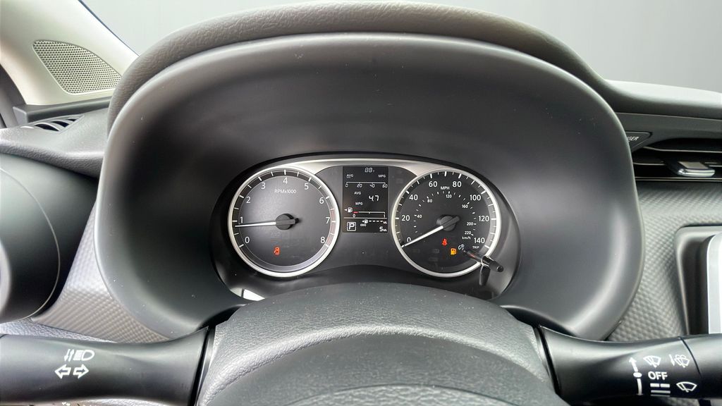 2025 Nissan Kicks Play S photo 12