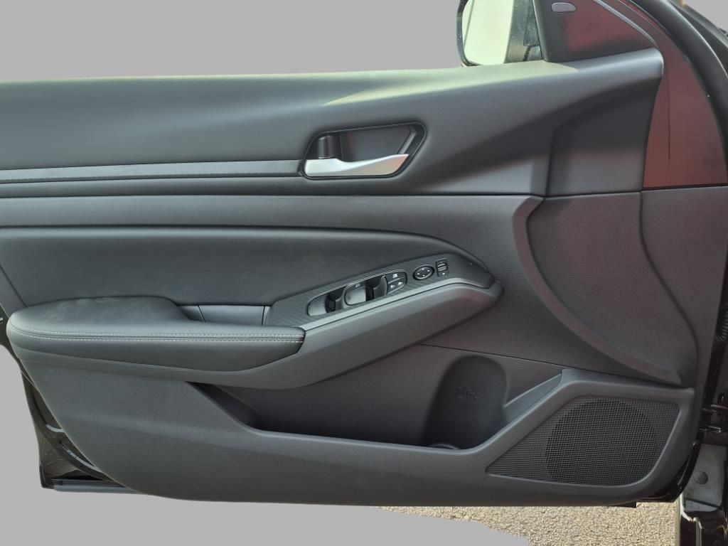2025 Nissan Altima SV Special Edition photo 13