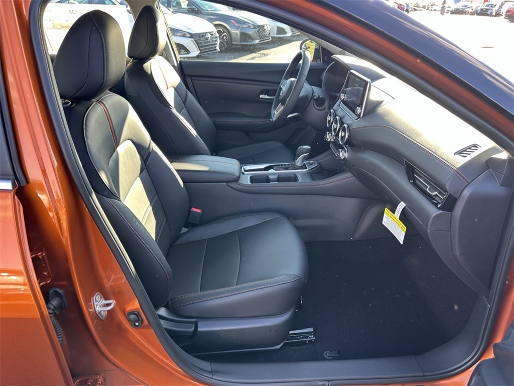 2025 Nissan Sentra SR photo 14