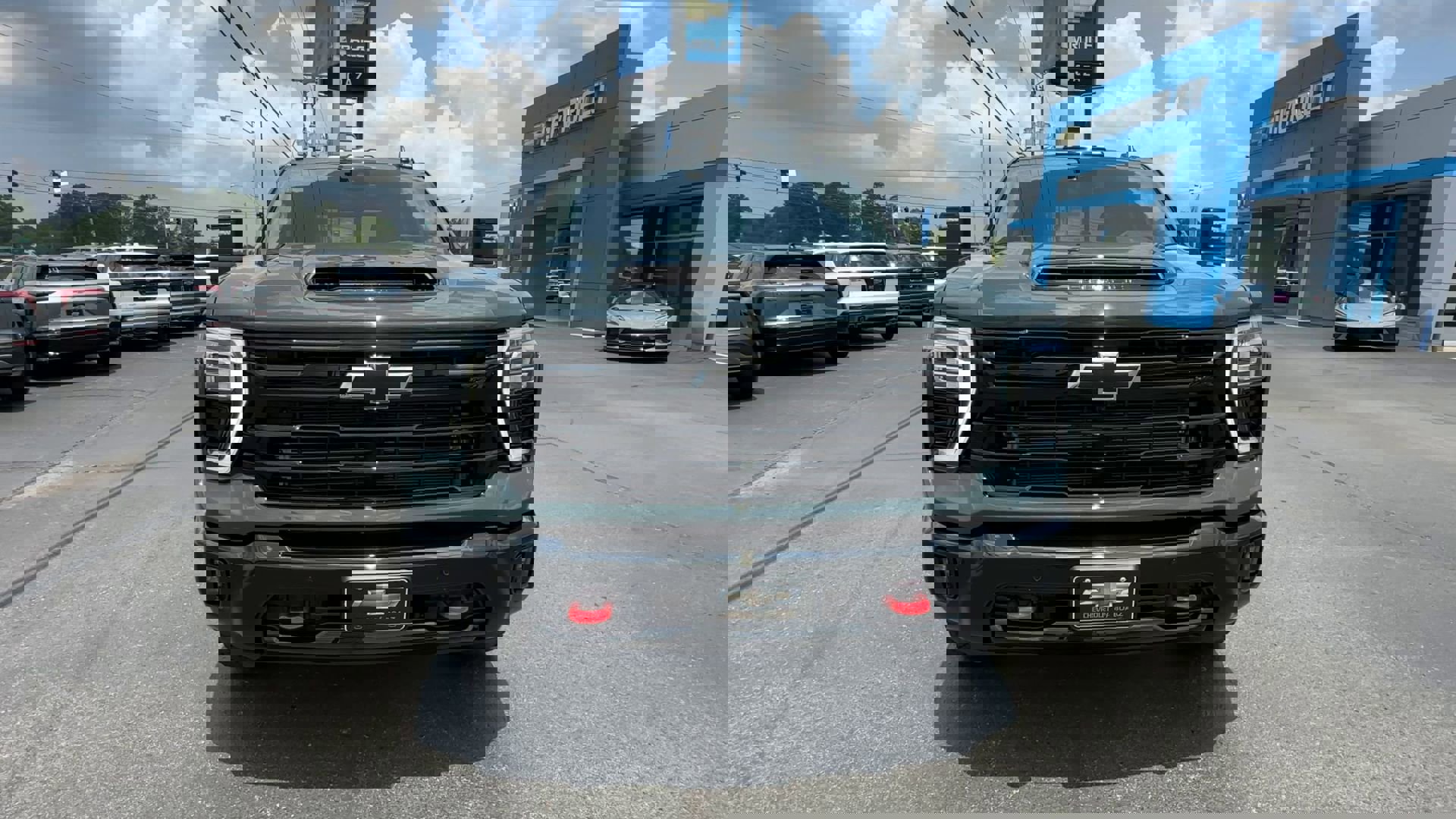 2025 Chevrolet Silverado 2500HD LT photo 2