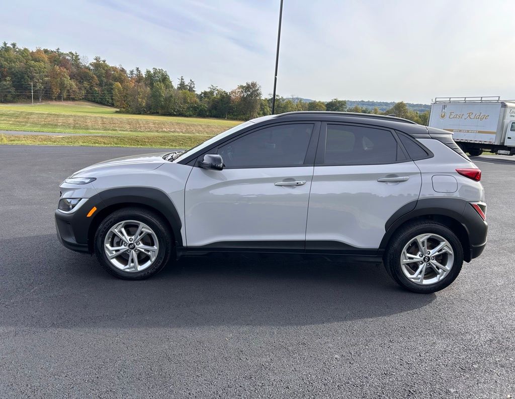 2023 Hyundai Kona SEL photo 4
