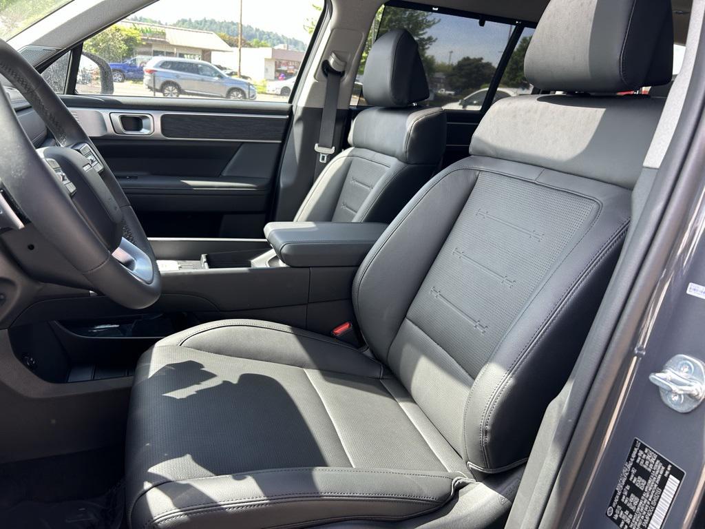 2025 Hyundai Santa Fe Limited photo 19