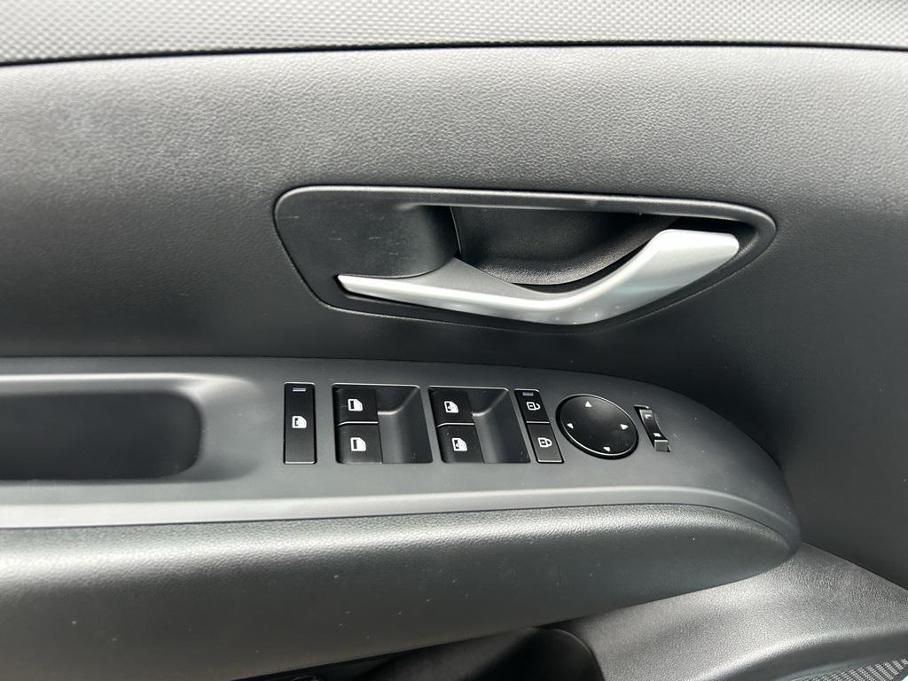 2026 Hyundai Santa Cruz SEL photo 11