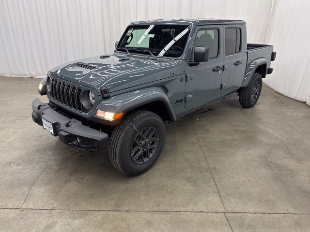 2025 Jeep Gladiator Sport S photo 3