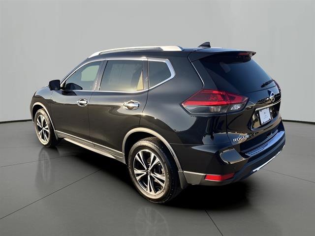 2020 Nissan Rogue SV photo 3