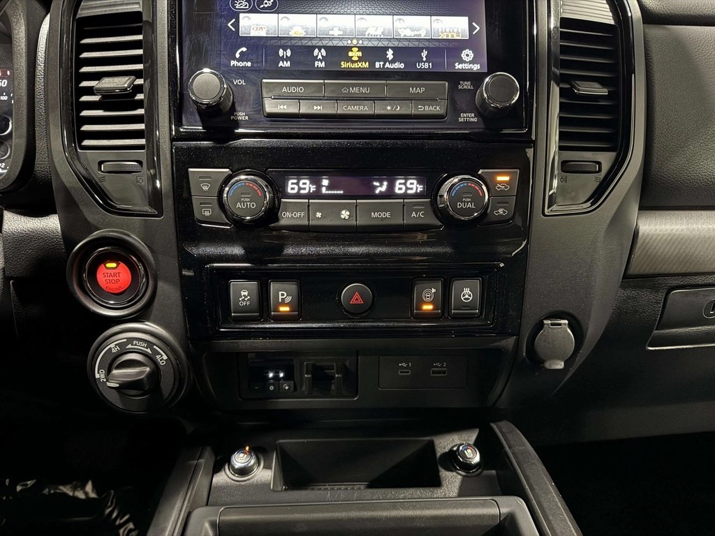 2024 Nissan Titan Crew Cab photo 18
