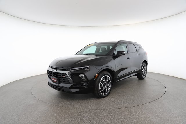 2025 Chevrolet Blazer RS photo 2