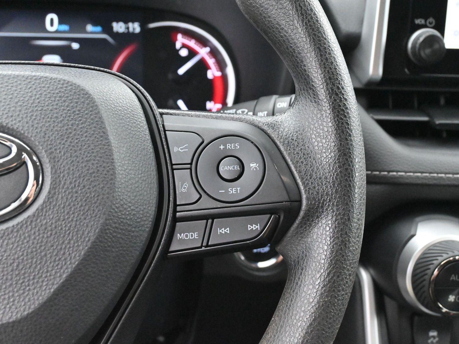 2023 Toyota RAV4 XLE photo 15