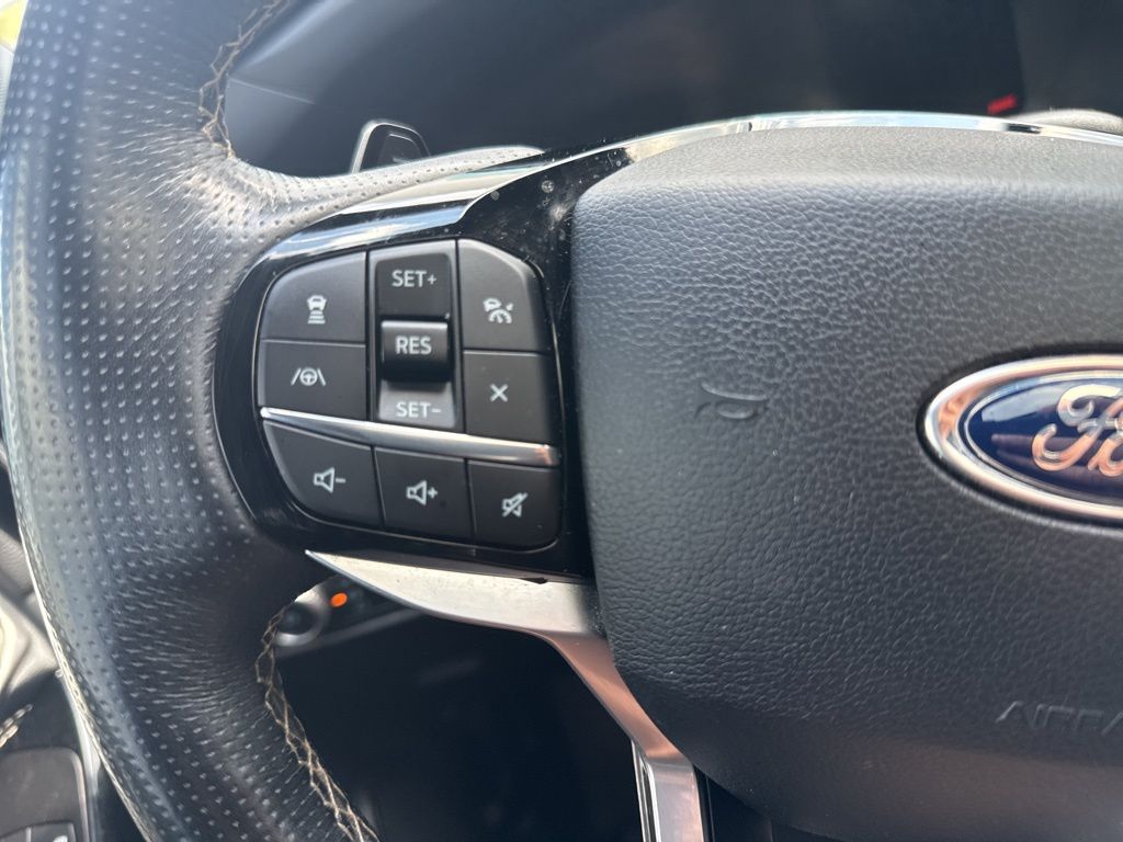 2021 Ford Explorer ST photo 3