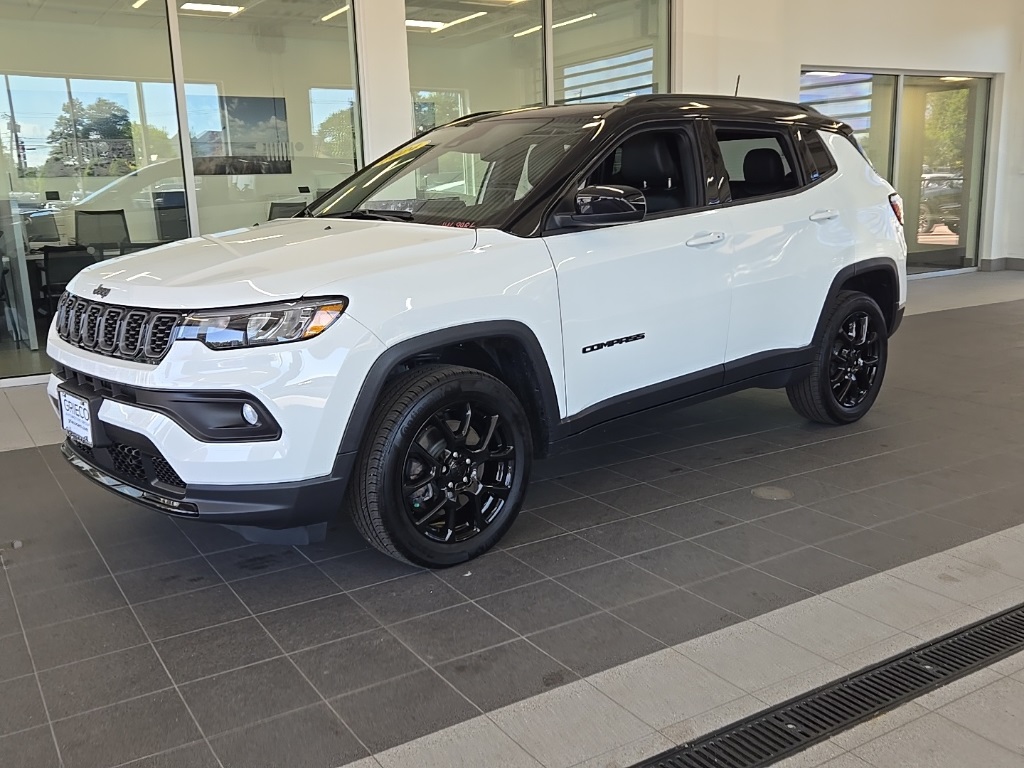 2024 Jeep Compass Latitude photo 4