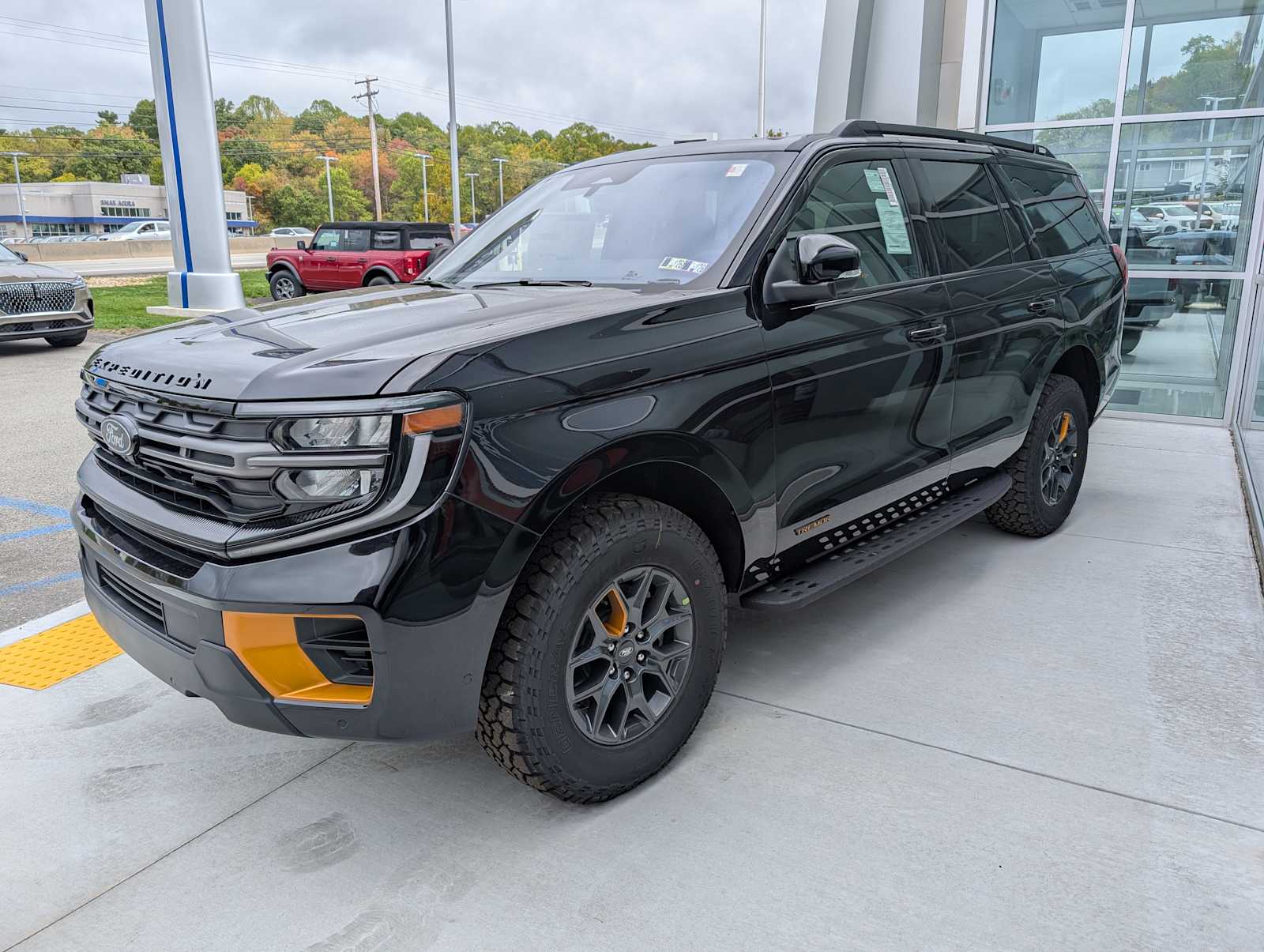 2025 Ford Expedition Tremor's photo