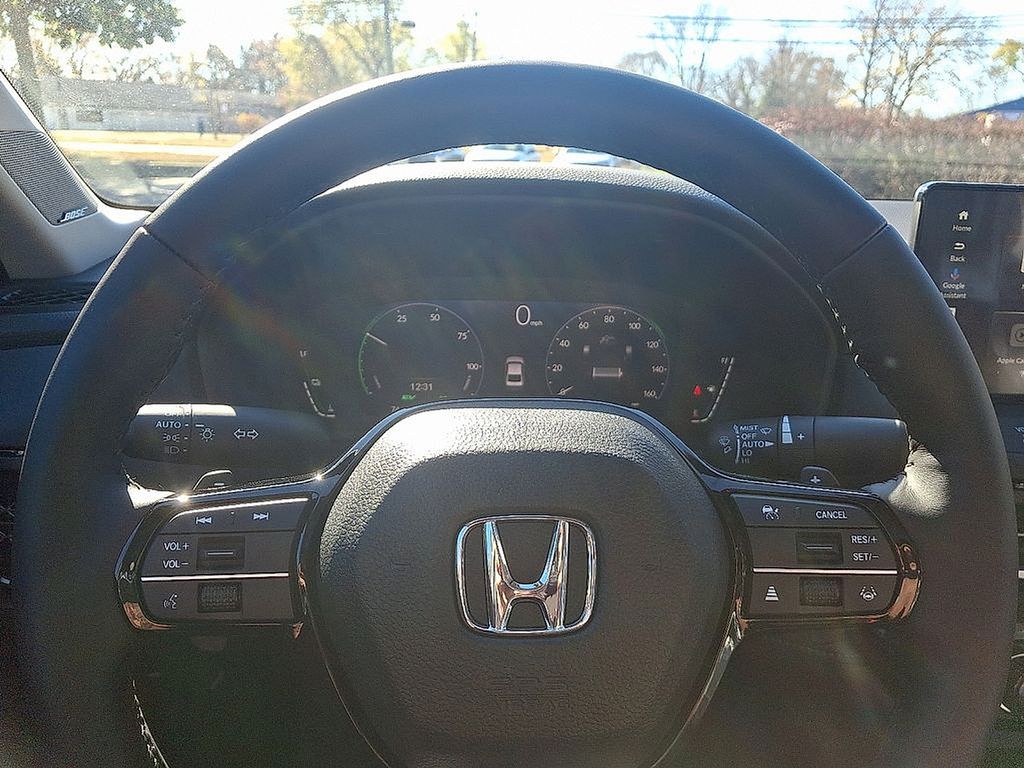 2025 Honda Accord Hybrid Touring photo 9