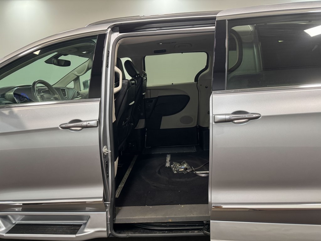2018 Chrysler Pacifica Limited photo 7