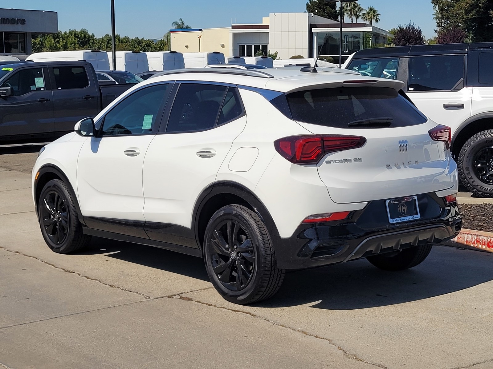 2024 Buick Encore GX Sport Touring photo 2