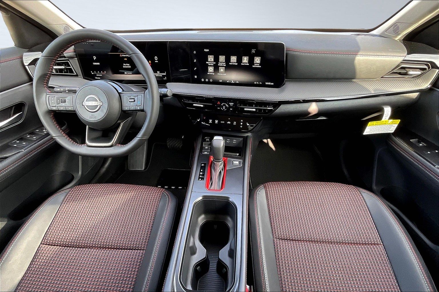 2026 Nissan Kicks SR photo 4