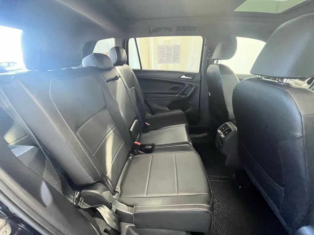 2020 Volkswagen Tiguan SE R-Line Black photo 25